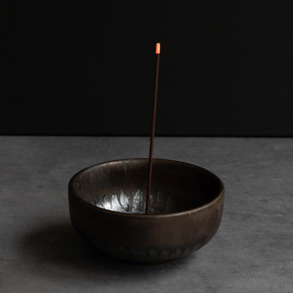 Asayu Japan Low Smoke Incense Gift Set: Agarwood Incense Sticks + Zen Incense Holder