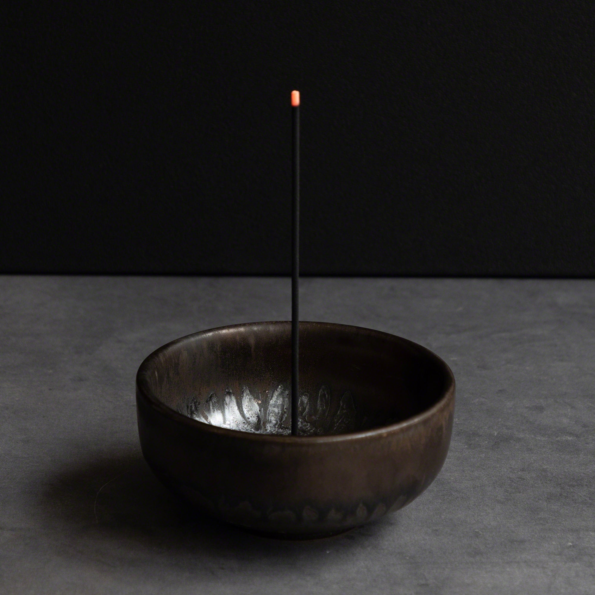 Asayu Japan Low Smoke Incense Gift Set: Japanese Zen Garden Blend Incense Sticks + Zen Incense Holder
