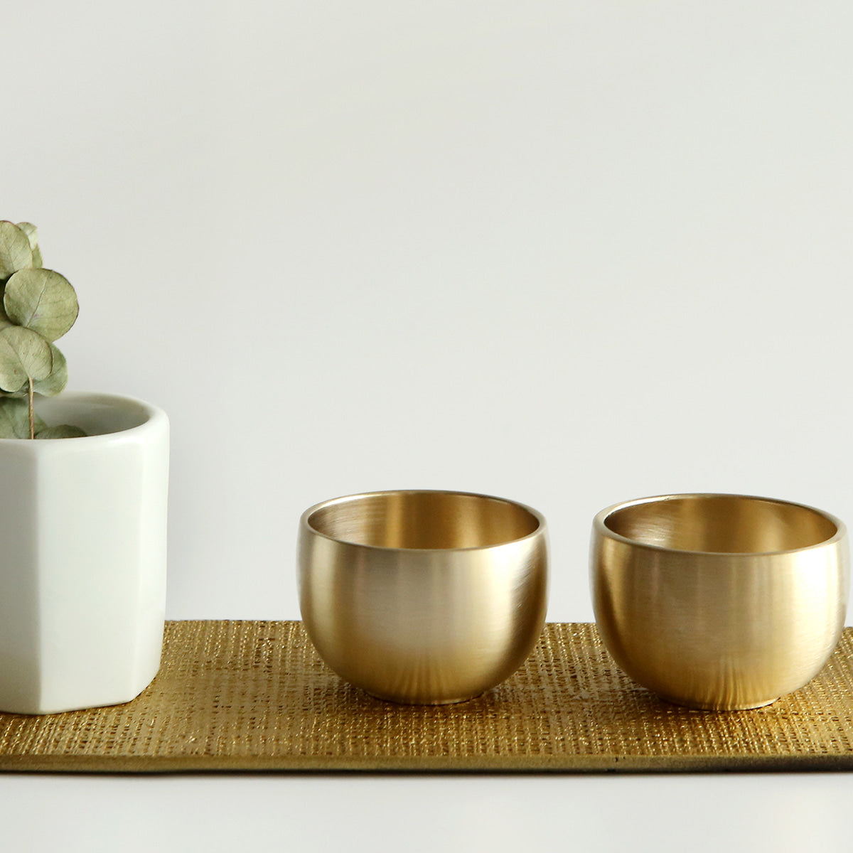Notdam Bangjja Brass Dew Drop Soju Cup Set of 2 - view 5