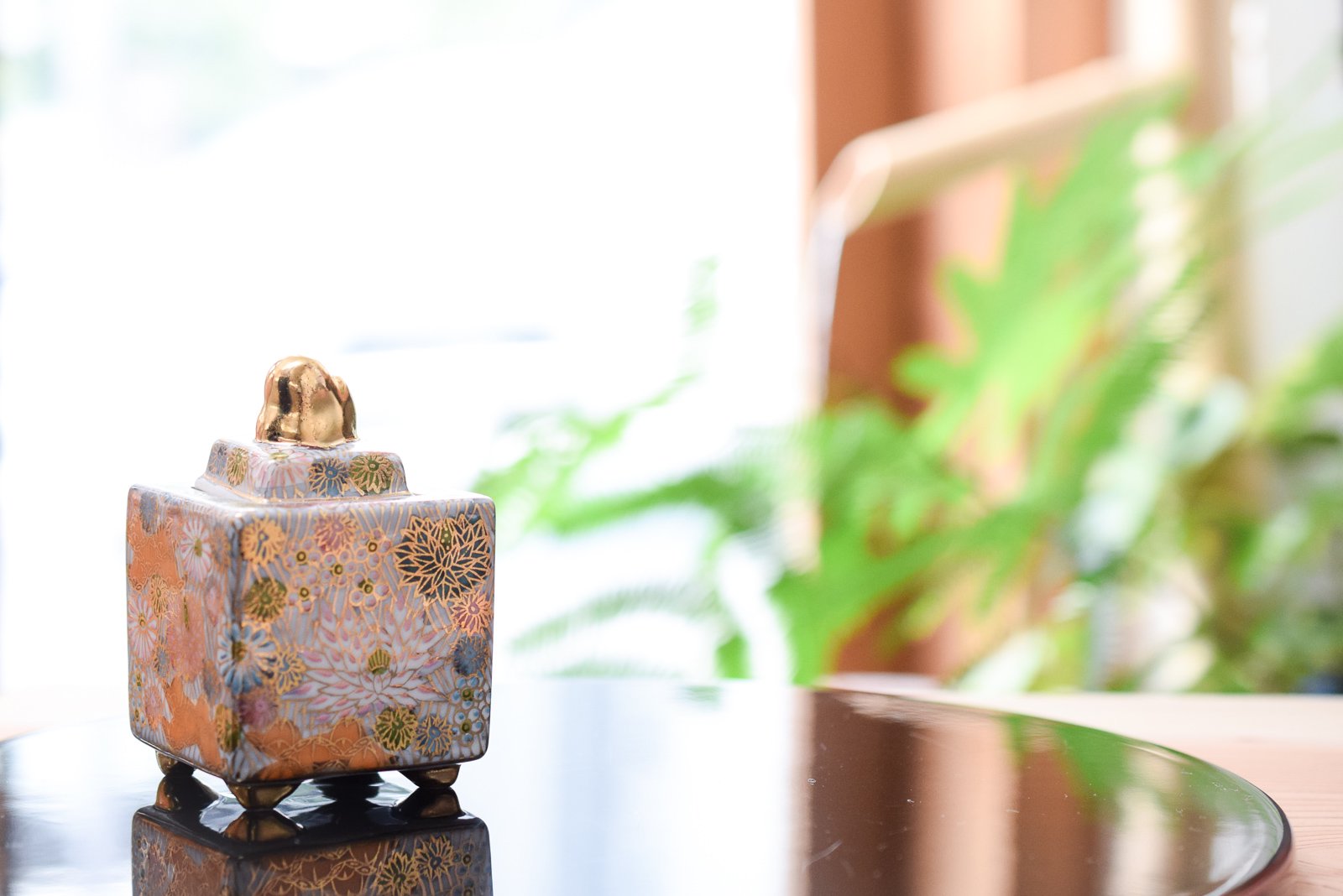 Juttoku Kutani Mini Incense Burner 9cm - Gold Flower Pattern - view 4