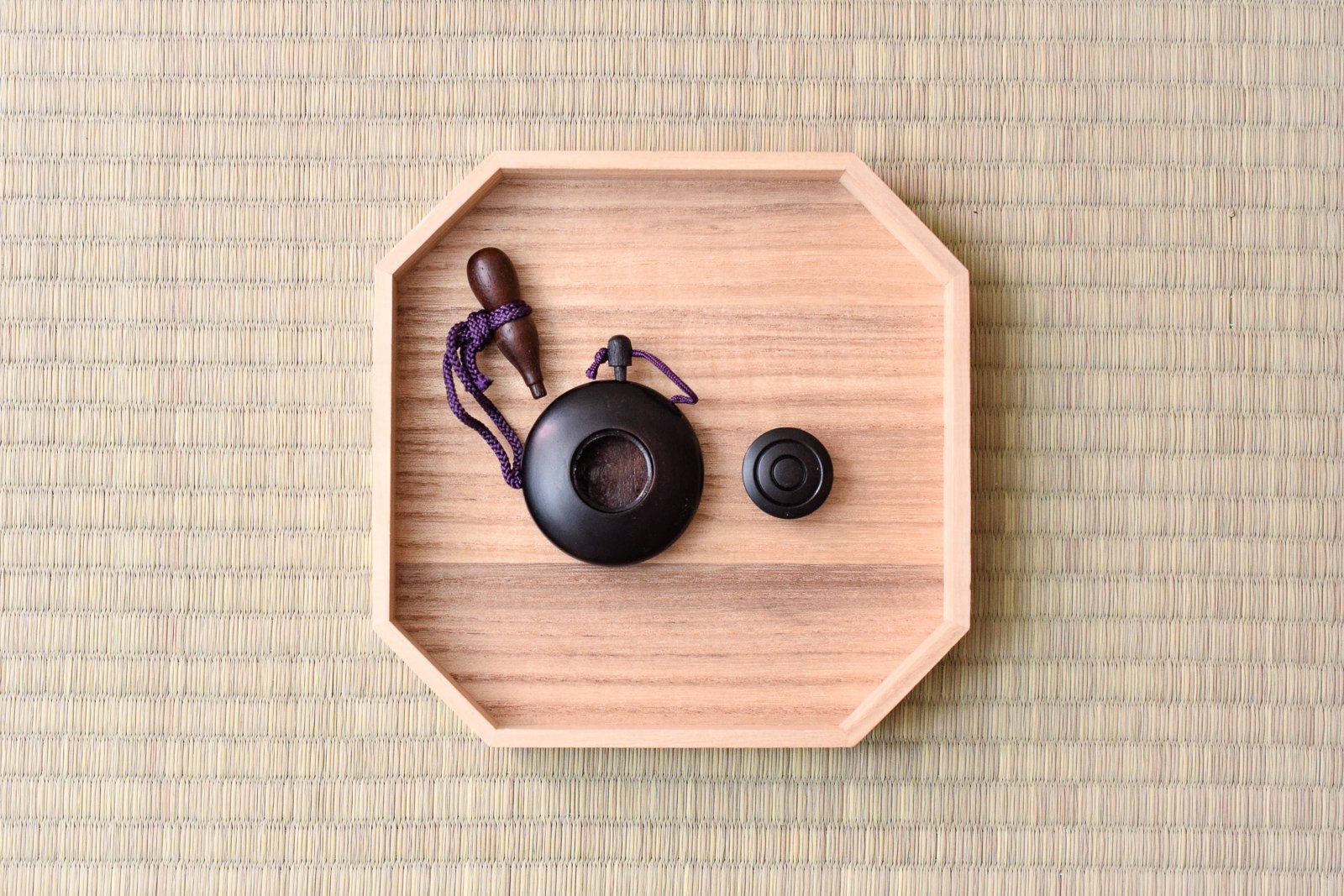 Juttoku Ebony Powder Incense Container - Large - view 2