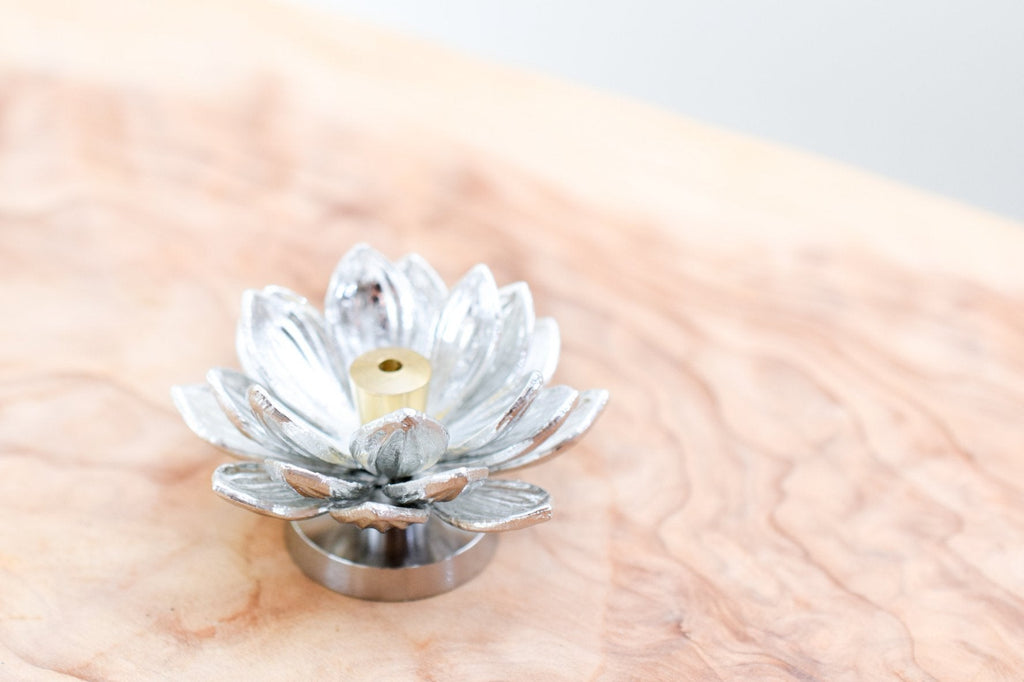 Juttoku Tin Lotus Incense Holder