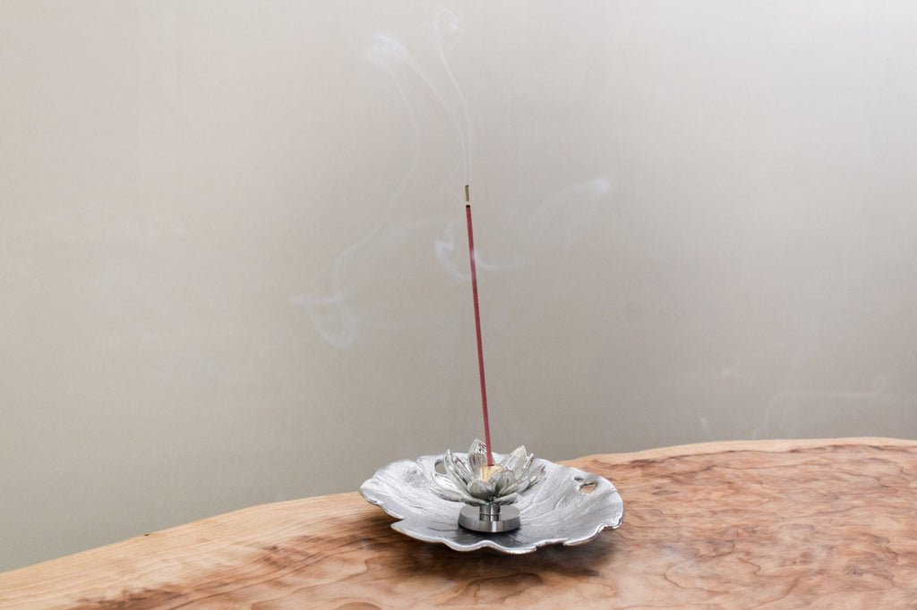 Juttoku Tin Lotus Incense Holder - view 3
