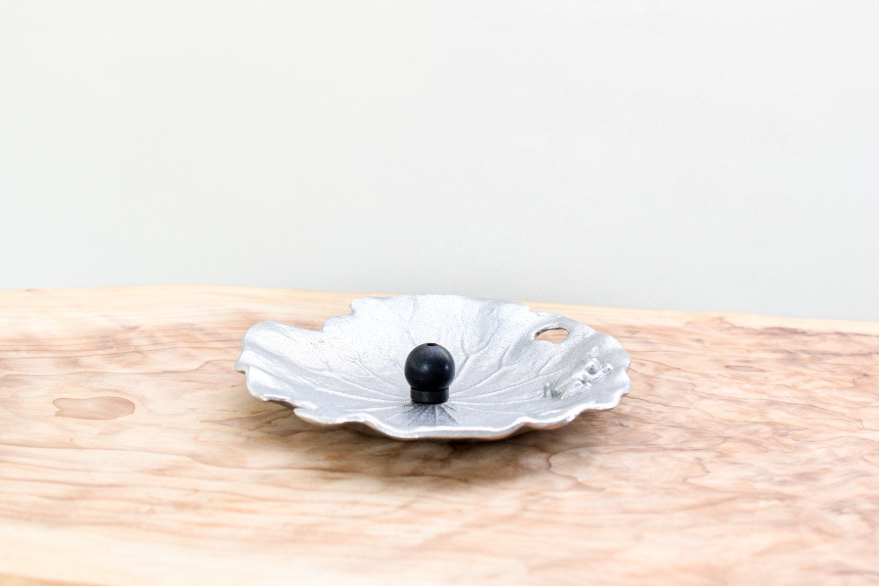 Juttoku Lotus Leaf Incense Plate with Holder - view 2