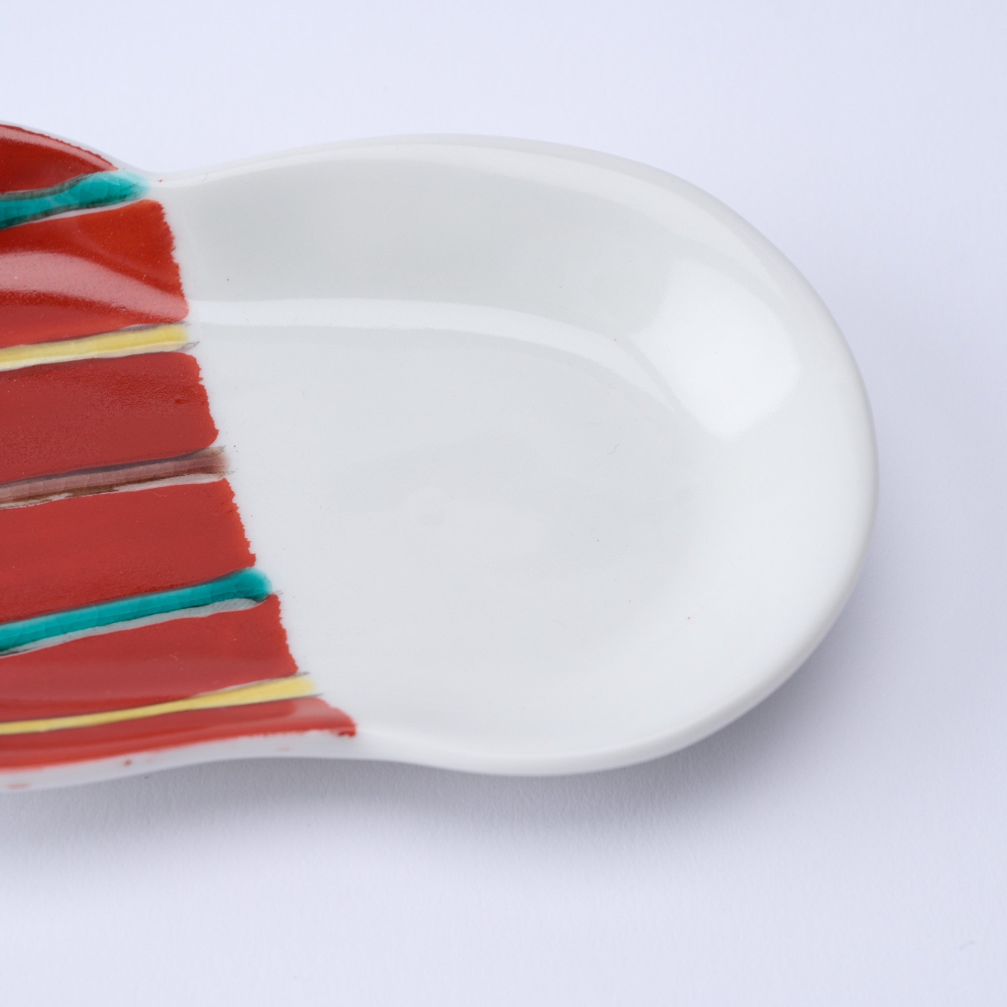 Musubi Kiln Vivid Daruma-shaped Sauce Plate