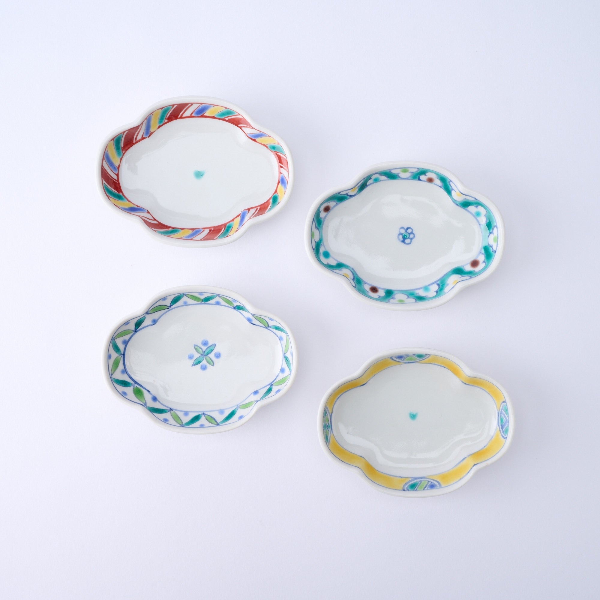 Musubi Kiln Auspicious Pattern Tsuba-Shaped Sauce Plate