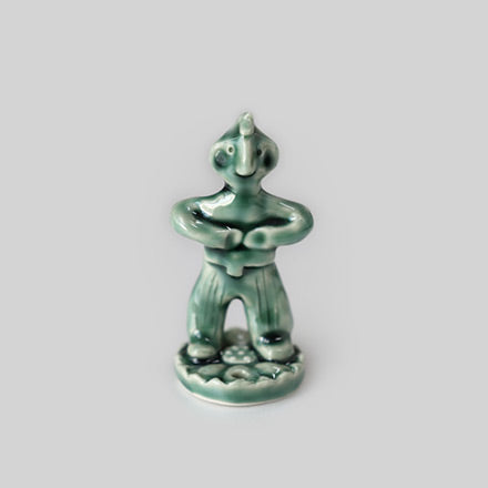 허리를 잡은 토우 향꽂이 · National Museum of Korea