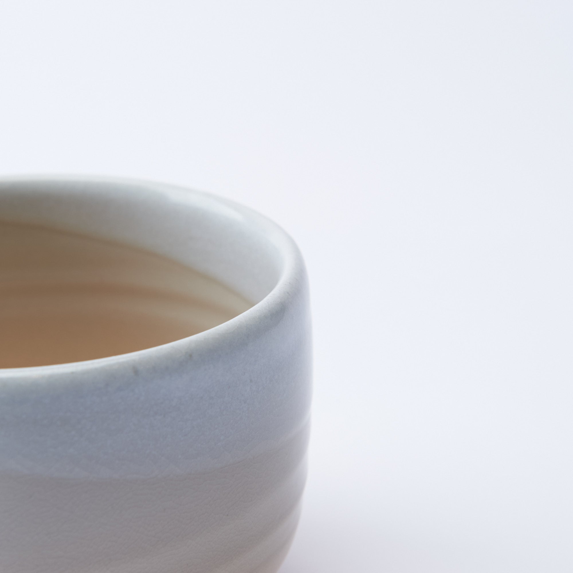 Musubi Kiln White Cream Gradient Matcha Bowl