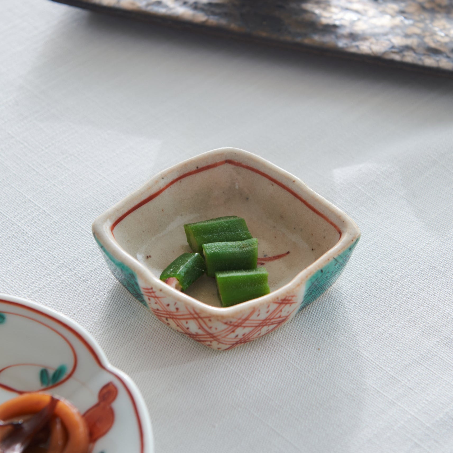 Musubi Kiln Akae Diamond Pattern Sauce Plate