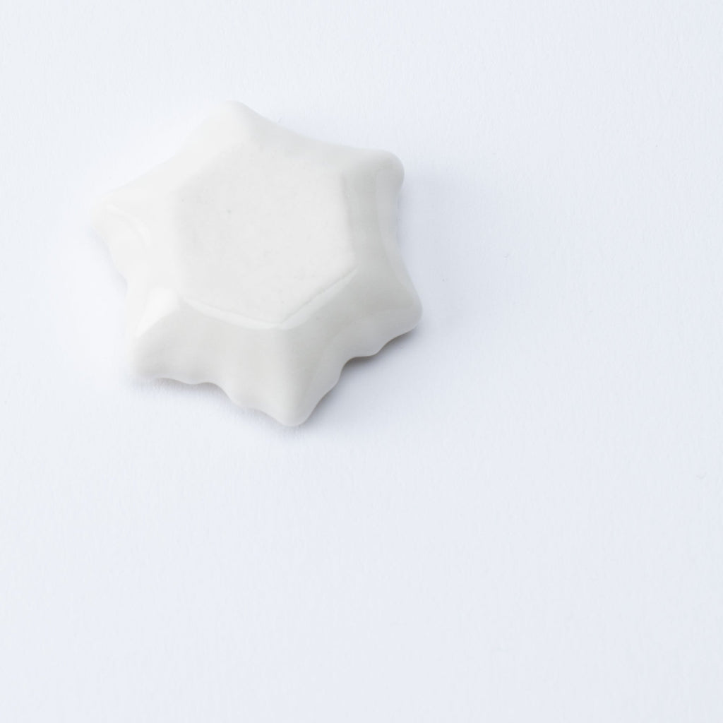 Musubi Kiln Hexagonal Snowflake Chopstick Rest