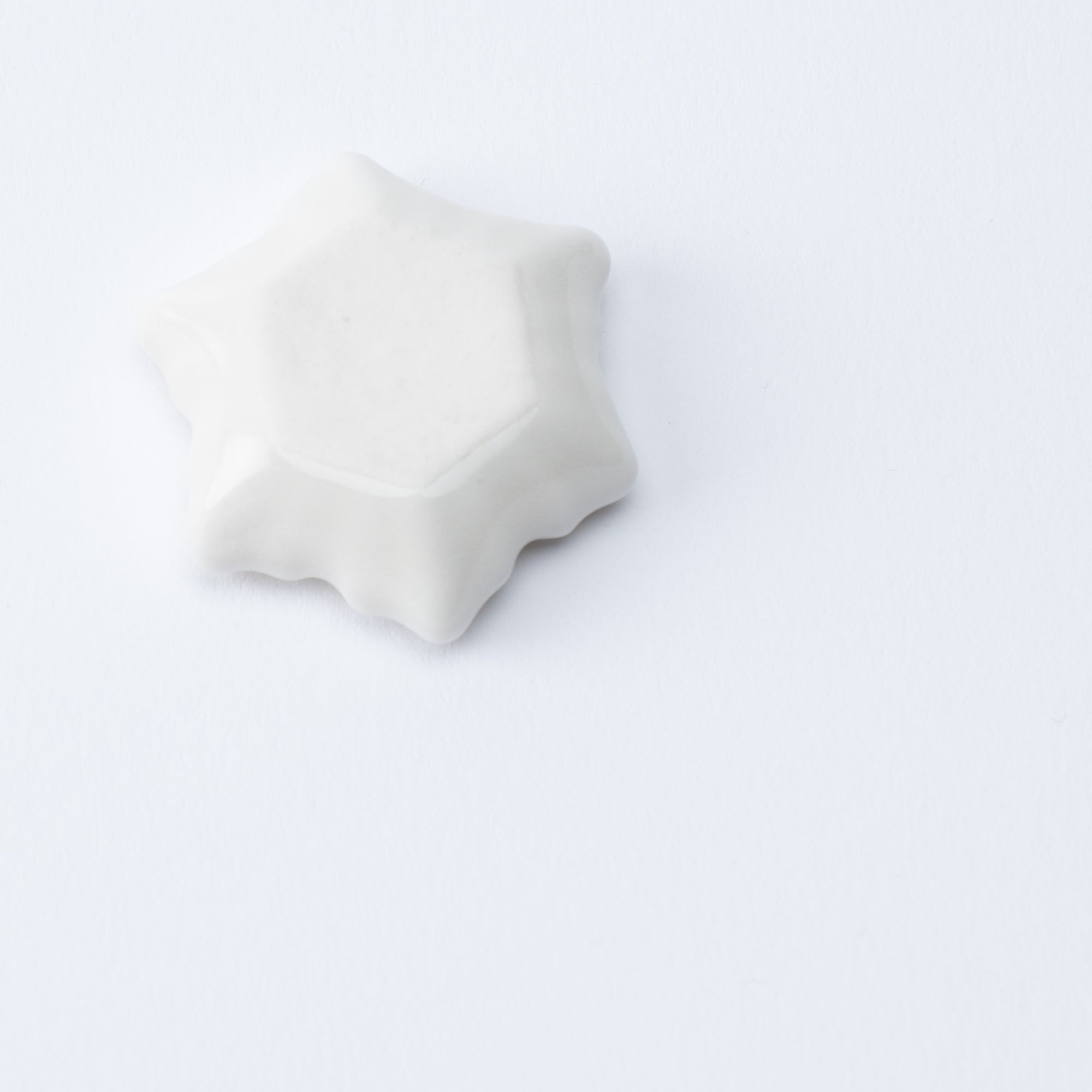 Musubi Kiln Hexagonal Snowflake Chopstick Rest