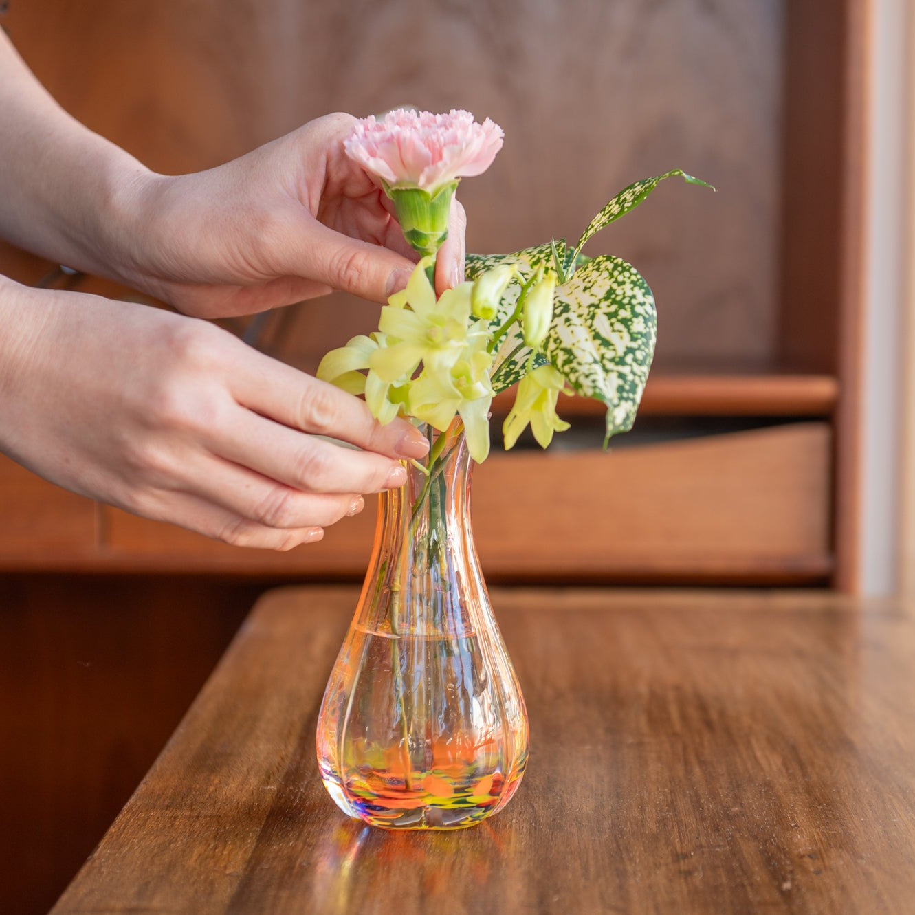 Musubi Kiln Blooming Light Flower Vase