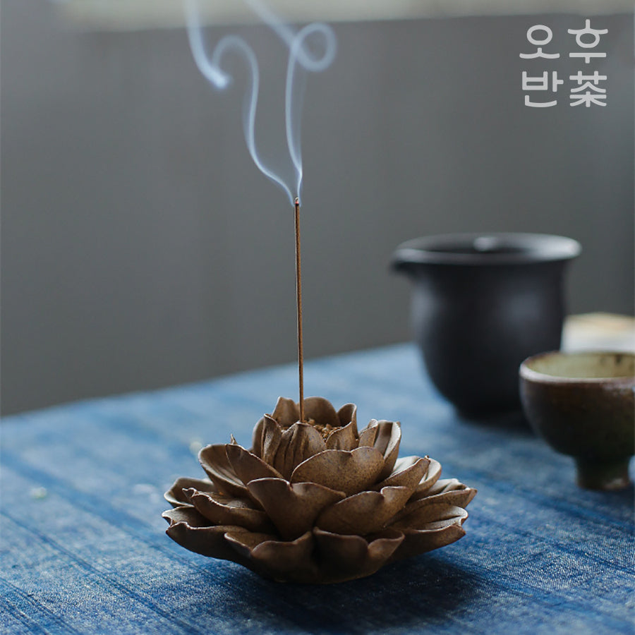 KOHGANE Korean Ceramic Lotus Holder Stand - Tea Ritual Object - view 2