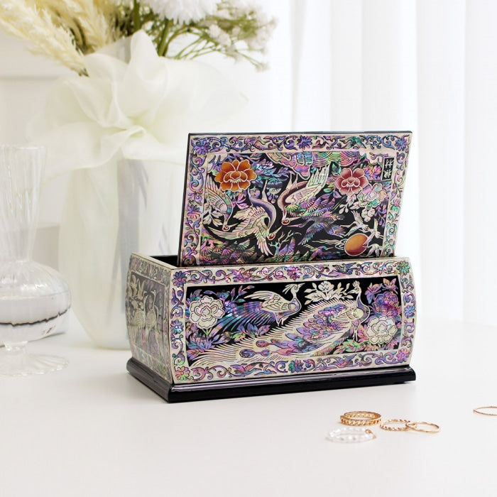 Najeon Mother-of-Pearl Keepsake Box (by Kim Young-man) - view 3