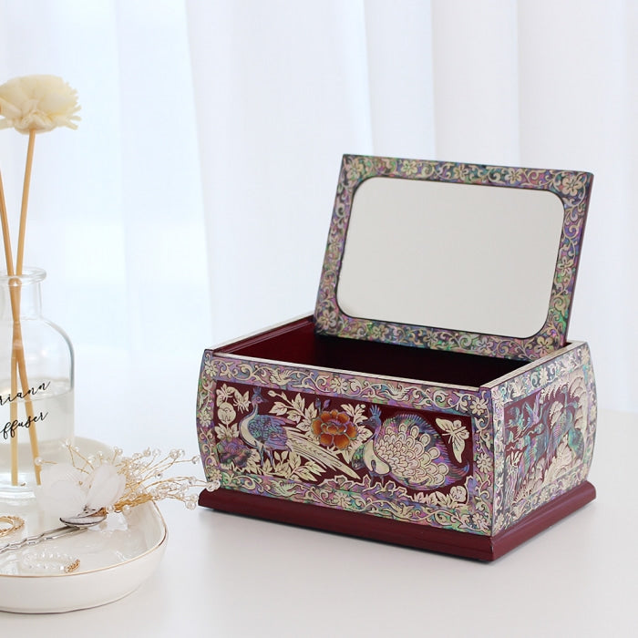 Najeon Mother-of-Pearl Keepsake Box (by Kim Young-man) - view 2