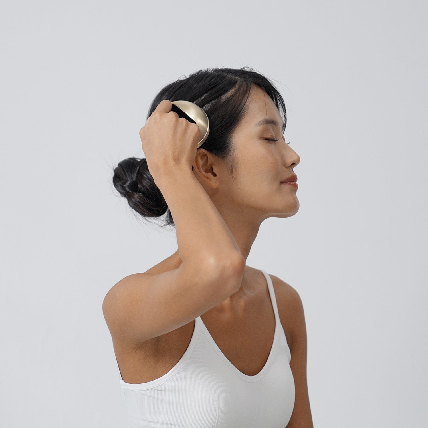 Bangjja Brass One-Hand Gua Sha (with Pouch)