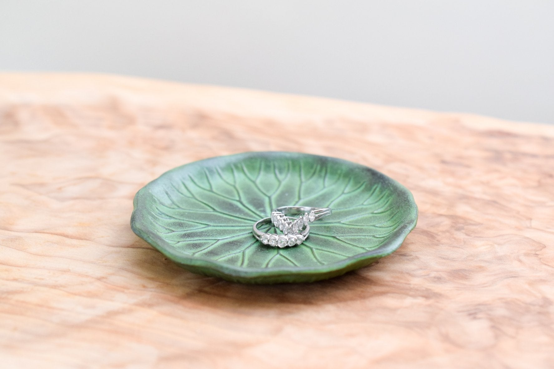 Juttoku Kaga Lotus Incense Plate - view 2