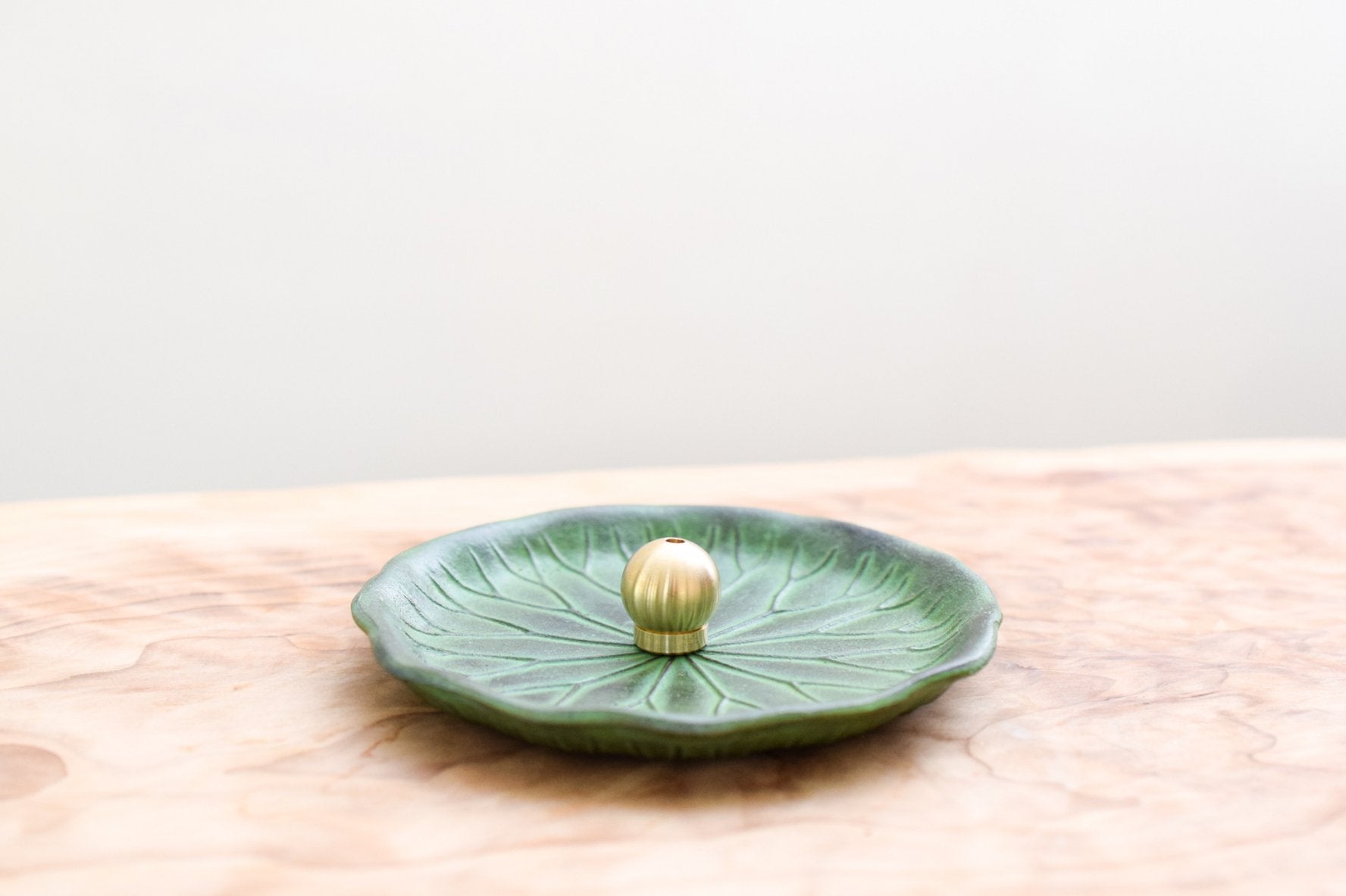 Juttoku Kaga Lotus Incense Plate - view 3
