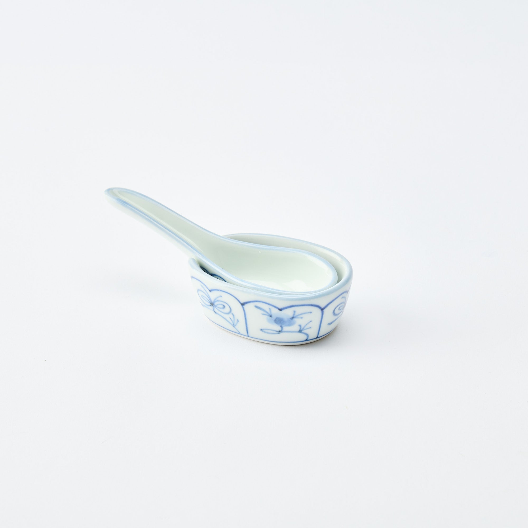 Musubi Kiln Traditional Patterned Ramen Spoon with Spoon Rest