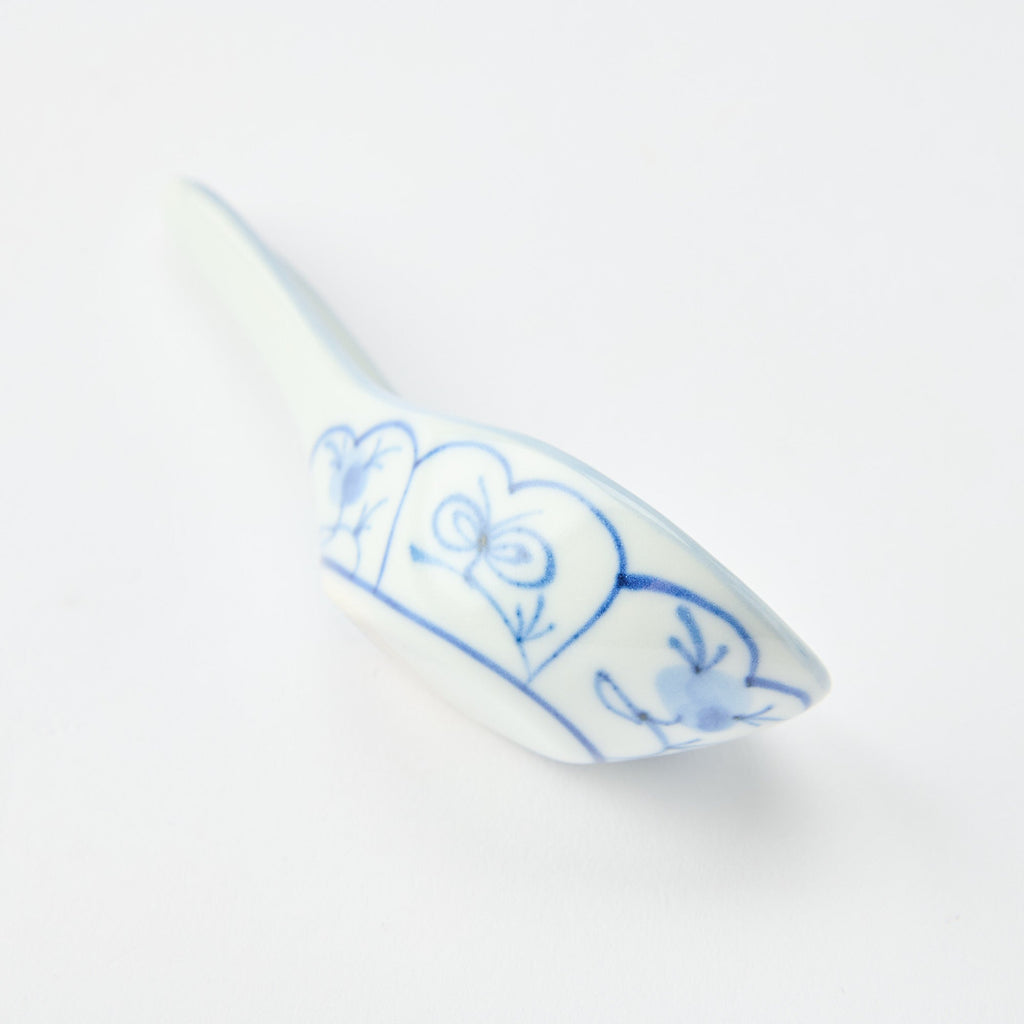Musubi Kiln Traditional Patterned Ramen Spoon with Spoon Rest