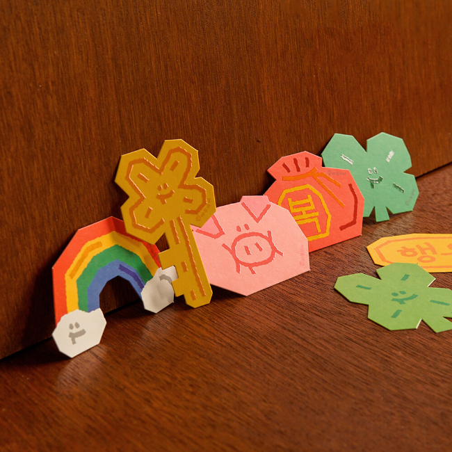 Inside Object Korean Character Keyring - Handmade Seoul Design No.6 - view 5