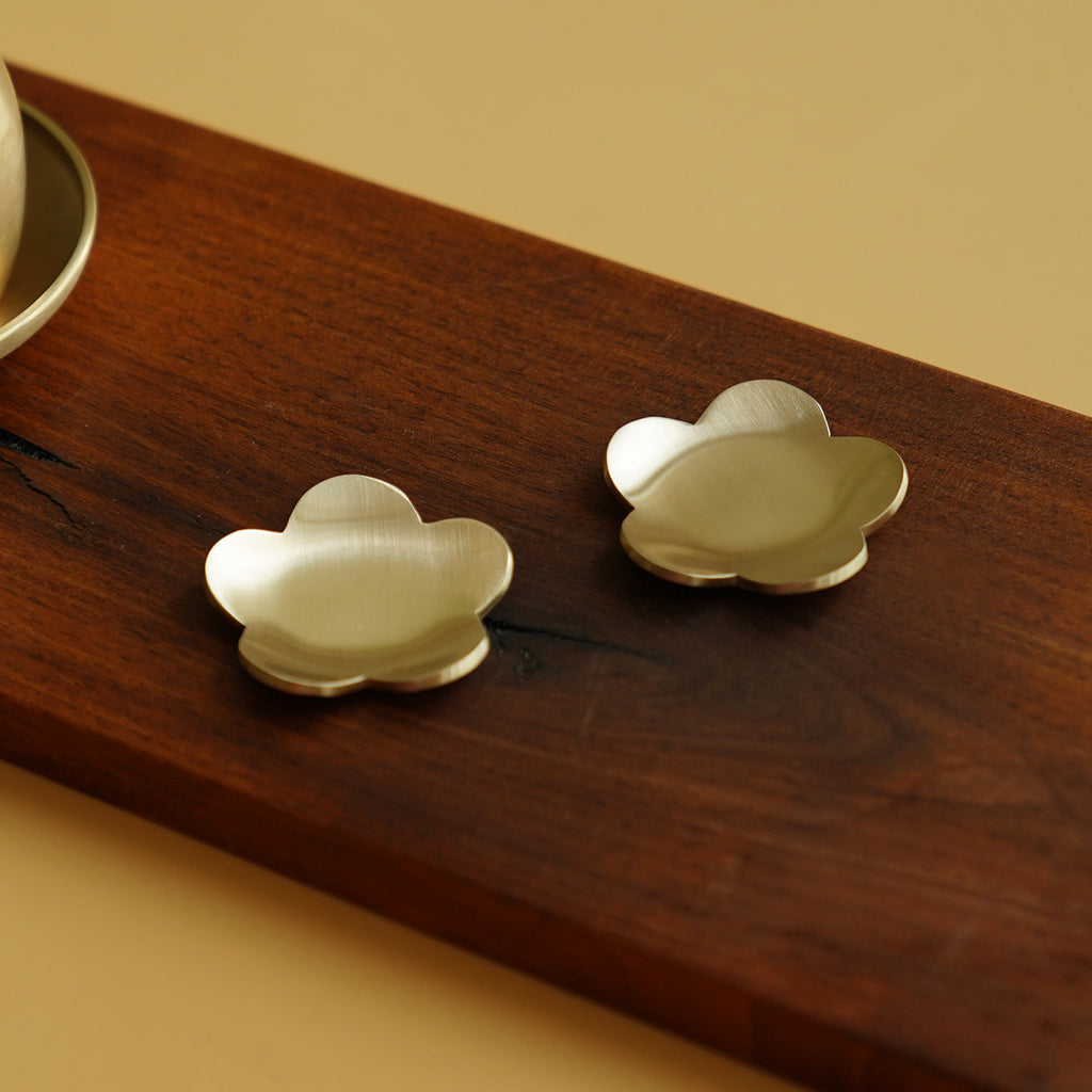 Notdam Bangjja Brass Flower Spoon Rest - view 2
