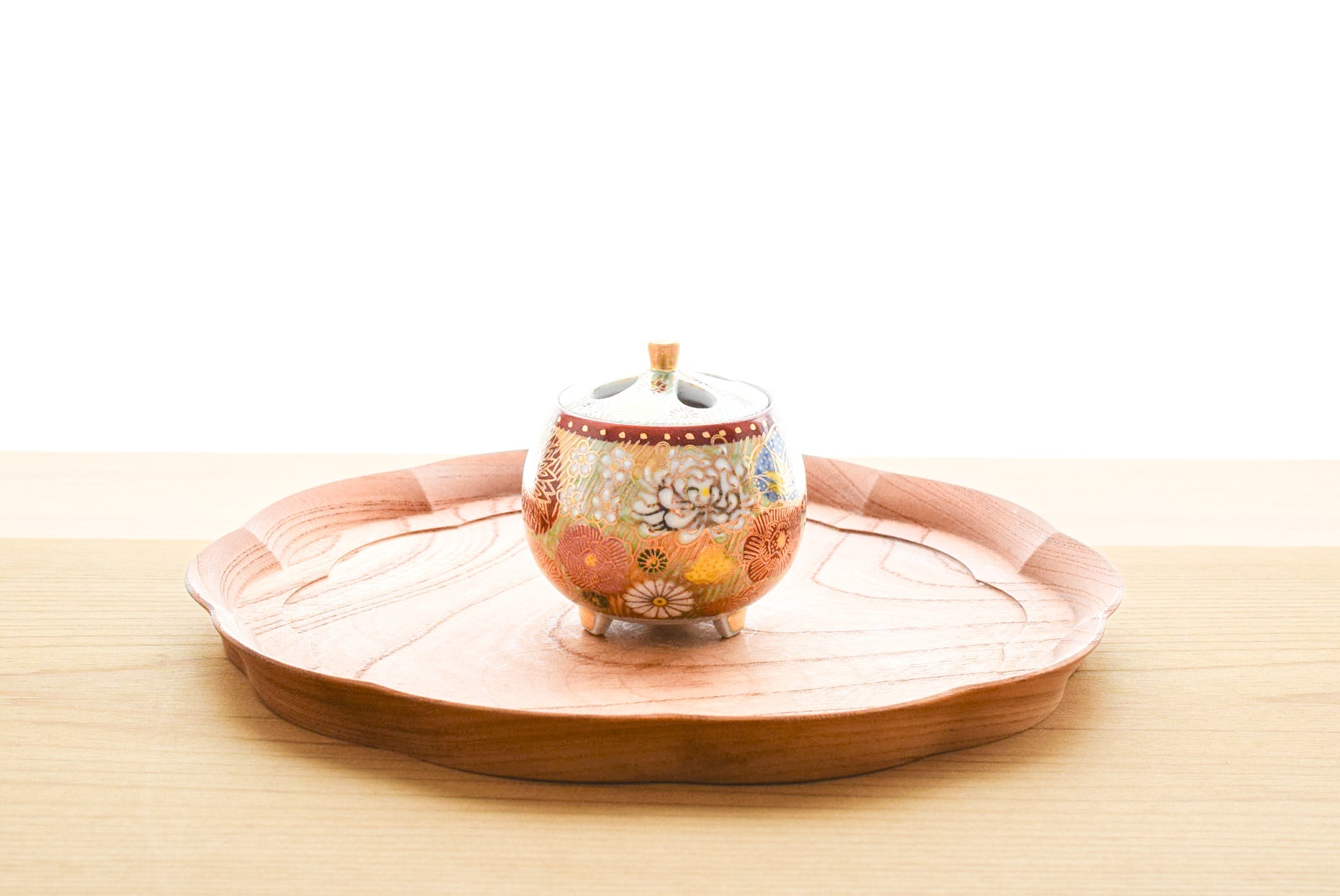 Juttoku Kutani Incense Burner 7.5cm - Gold Flower Pattern - view 2
