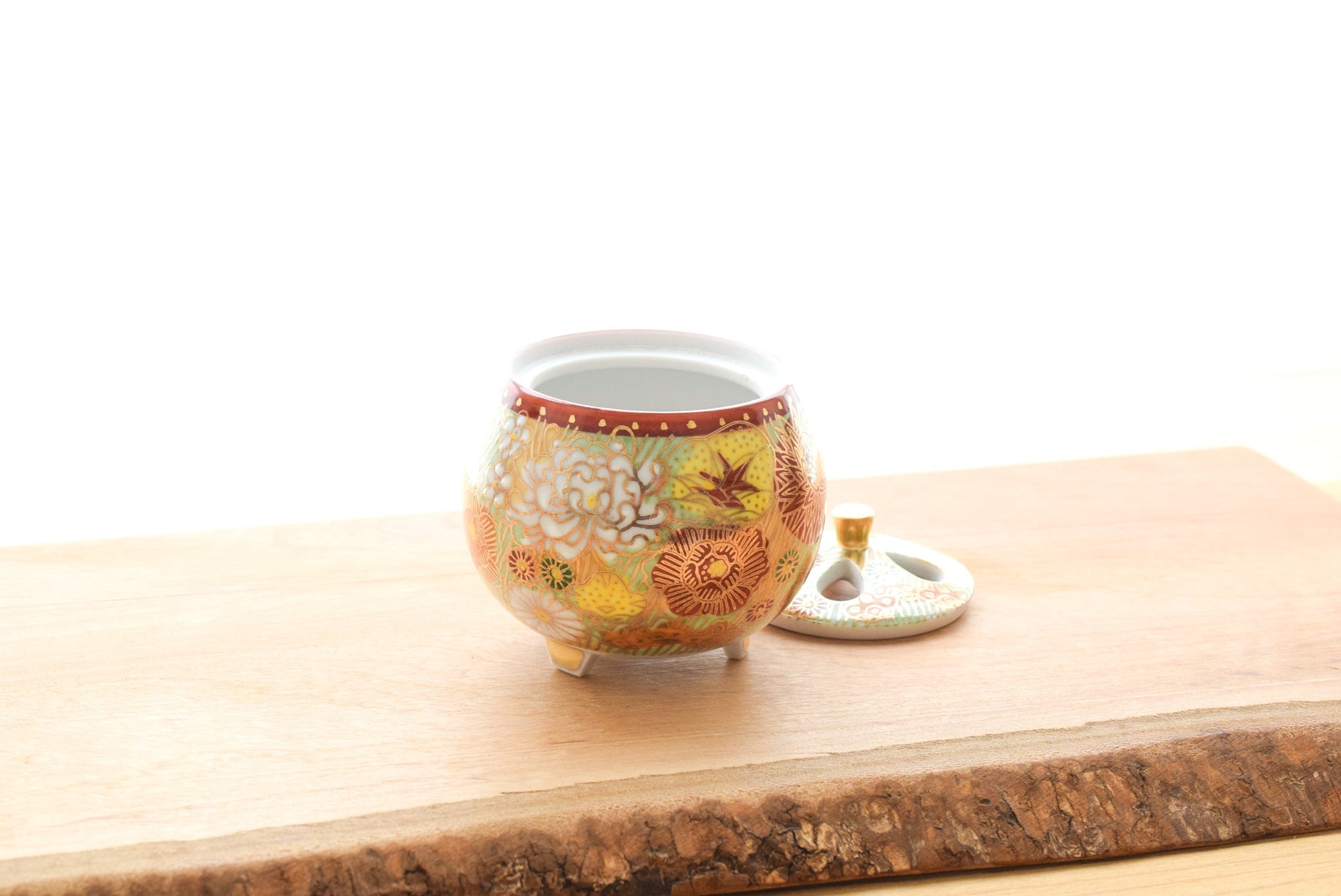 Juttoku Kutani Incense Burner 7.5cm - Gold Flower Pattern - view 3