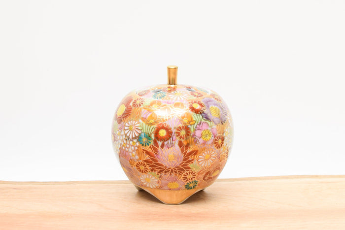 Juttoku Kutani Incense Burner 9cm - Gold Flower Pattern