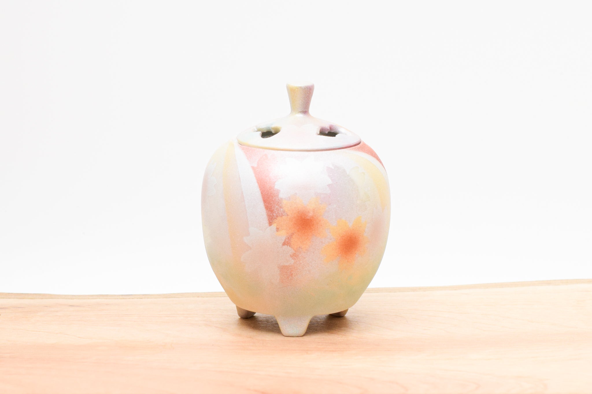 Juttoku Kutani Mini Incense Burner 9.7cm - Flower Garden - view 5