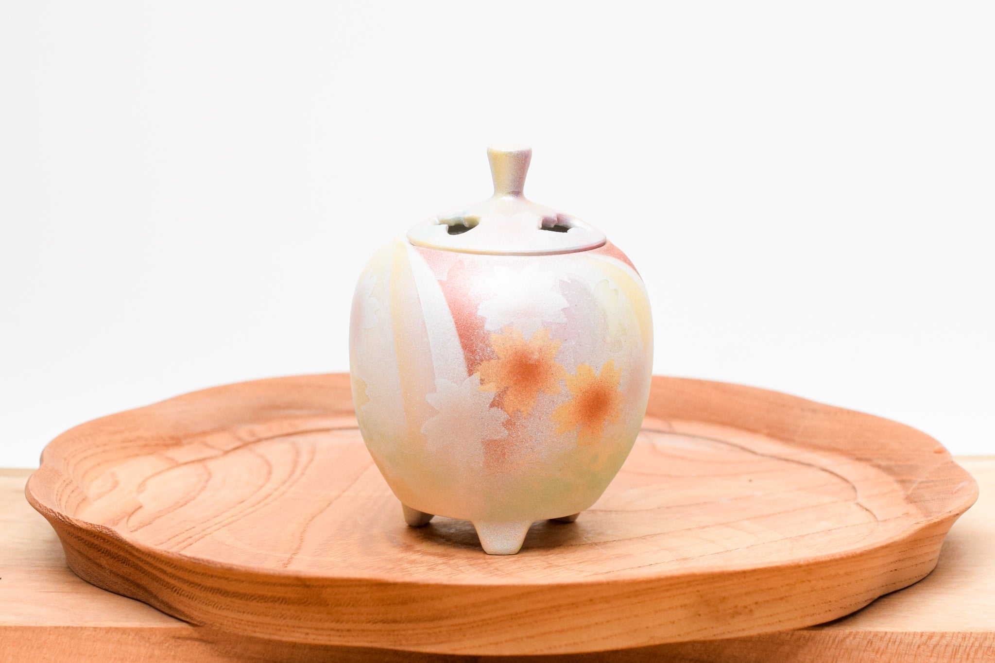 Juttoku Kutani Mini Incense Burner 9.7cm - Flower Garden - view 3