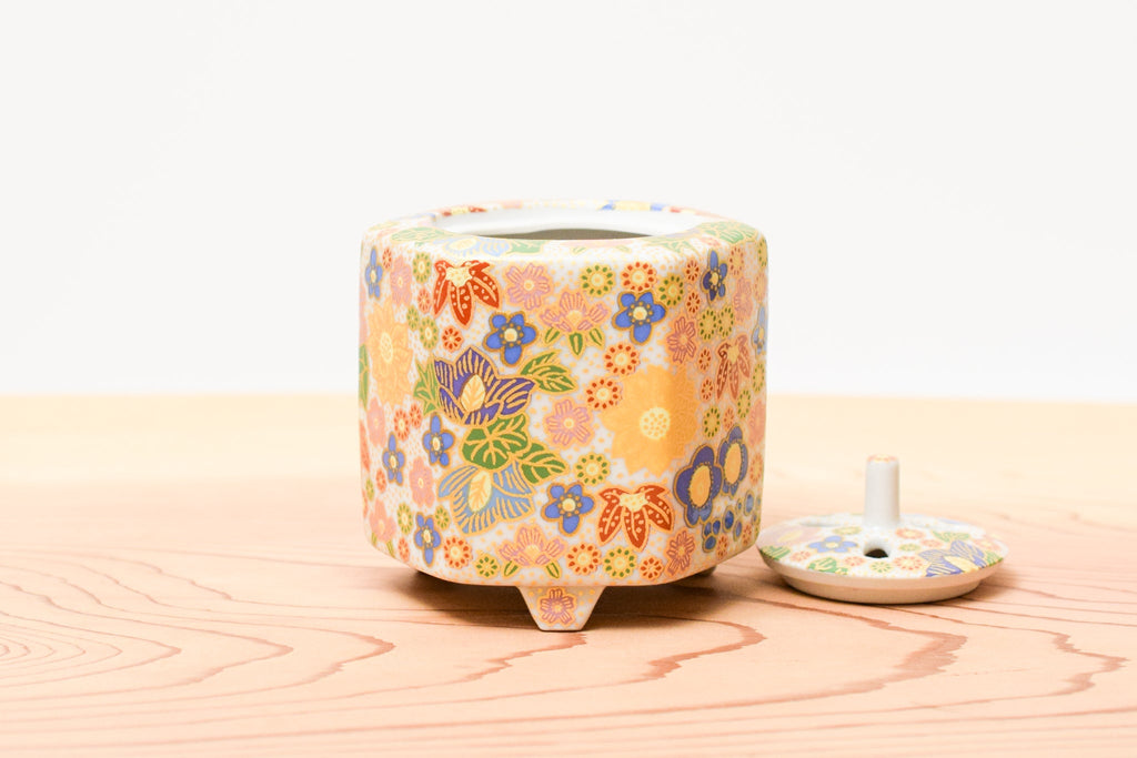 Juttoku Kutani Incense Burner 9cm - Flower Filled Pattern - view 2