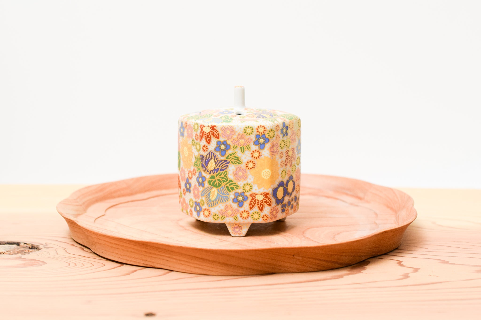 Juttoku Kutani Incense Burner 9cm - Flower Filled Pattern - view 3