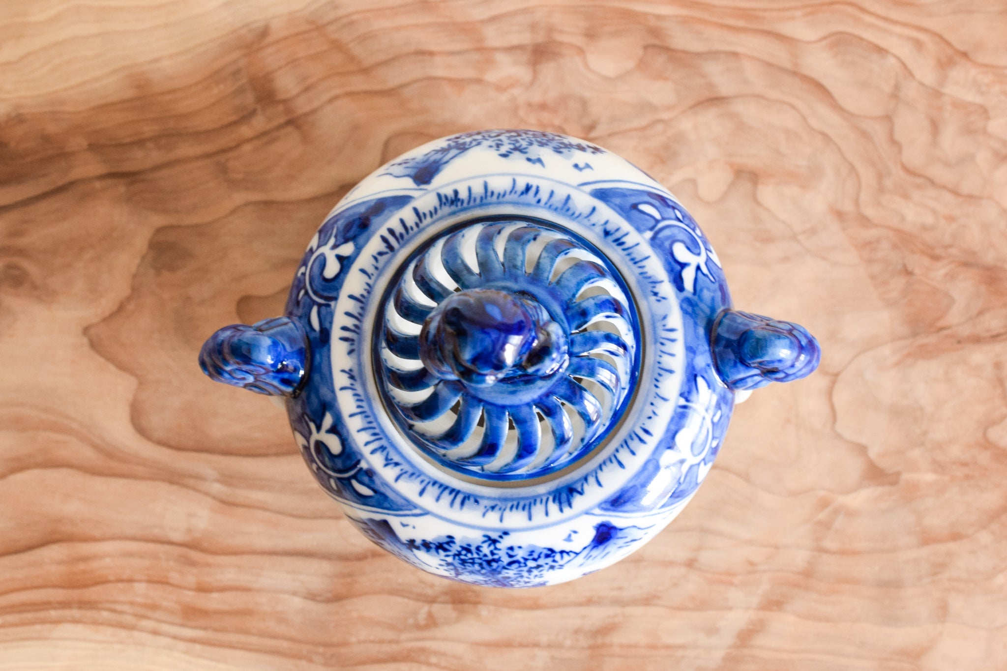 Juttoku Kutani Incense Burner 13.5cm - Blue Landscape - view 4