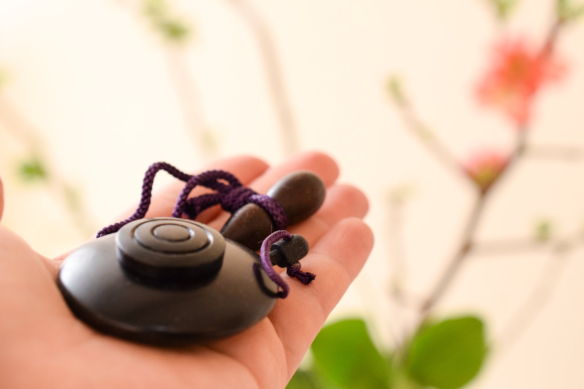 Juttoku Ebony Powder Incense Container - Large - view 3
