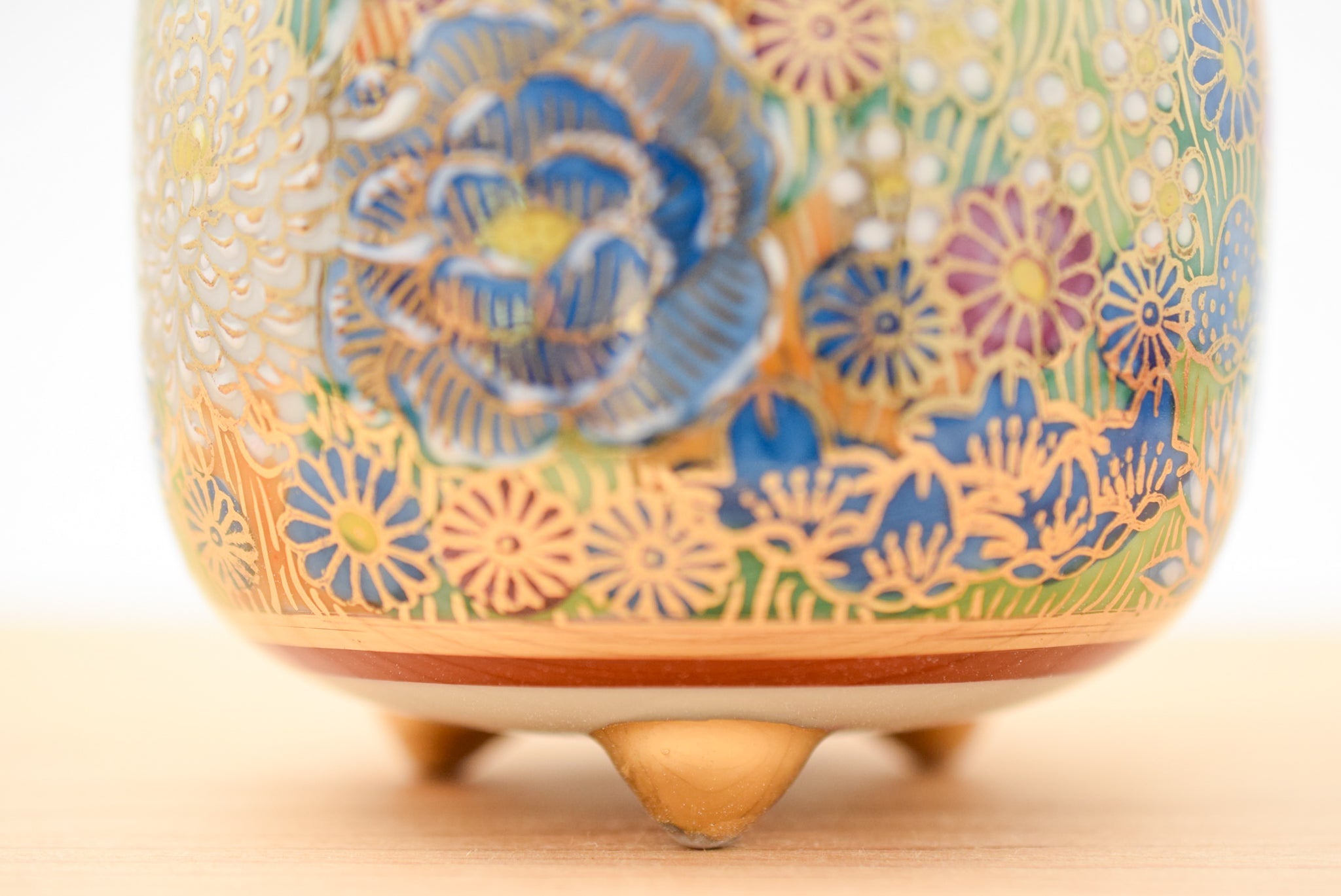 Juttoku Kutani Incense Burner 10.5cm - Gold Flower Pattern - view 8