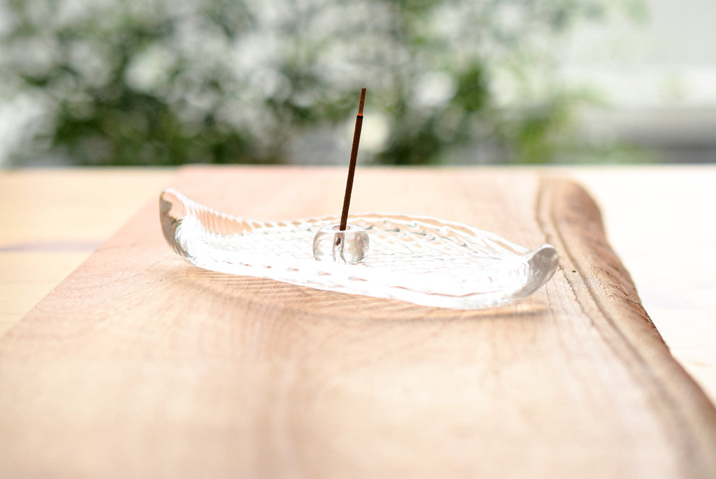 Juttoku Glass Leaf Incense Holder - One Piece - view 5