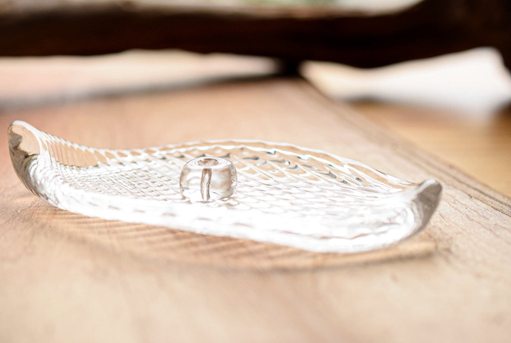 Juttoku Glass Leaf Incense Holder - One Piece - view 8
