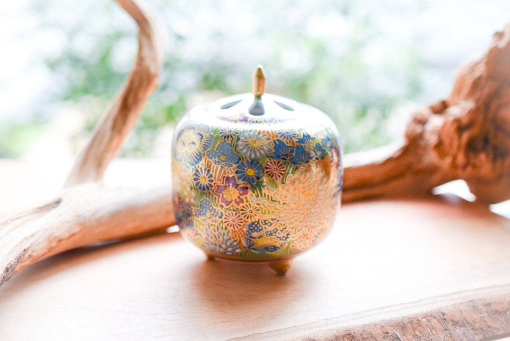 Juttoku Kutani Incense Burner 10.5cm - Gold Flower Pattern - view 2