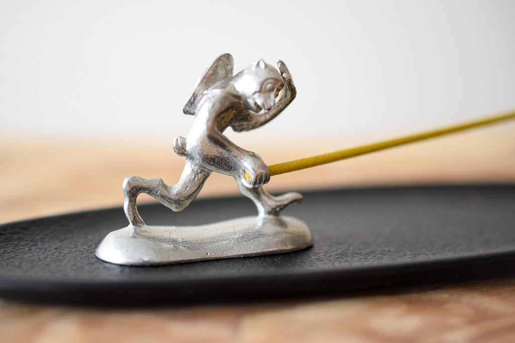 Juttoku Animal Scroll Incense Holder - Monkey - view 6