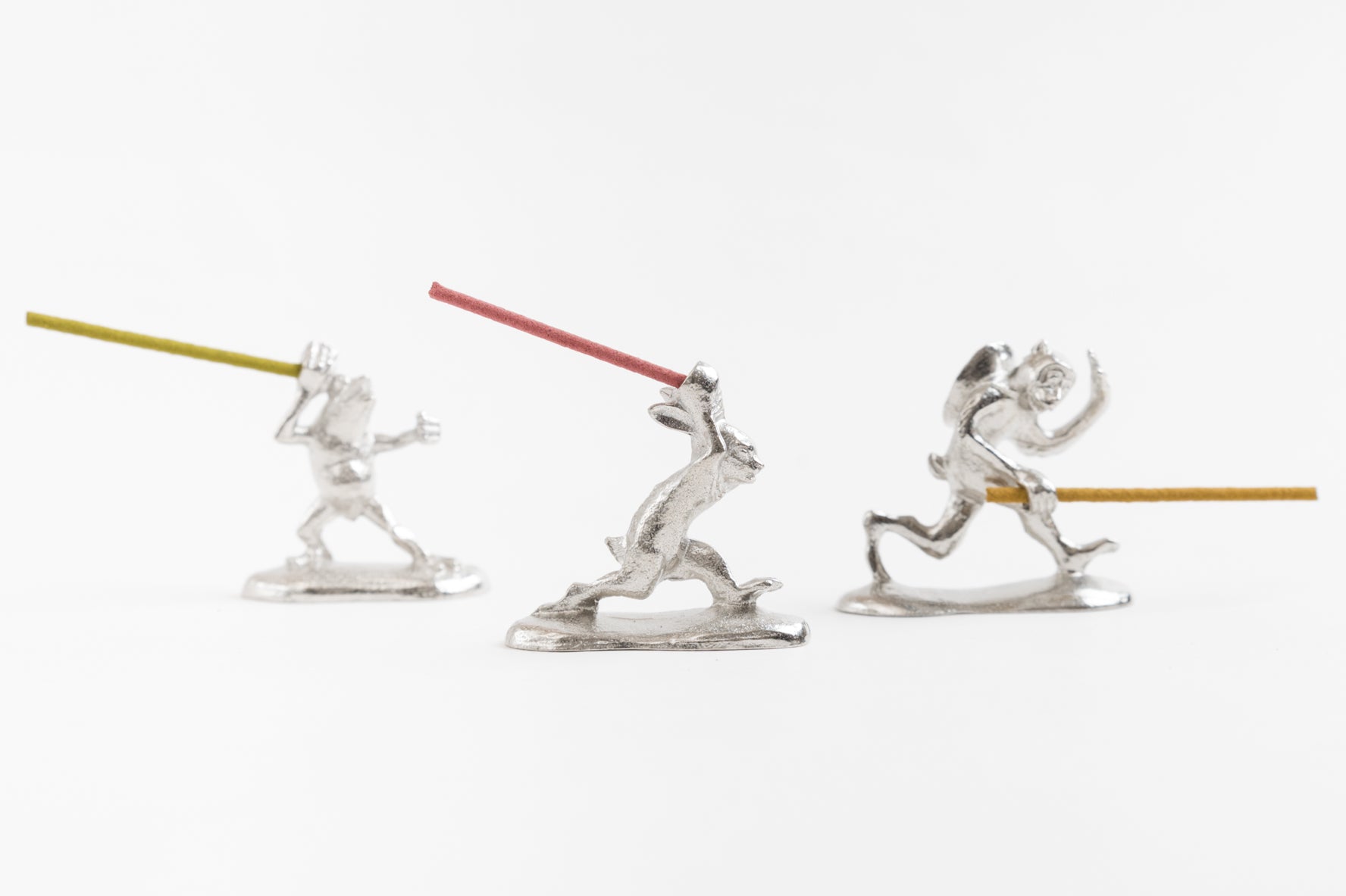 Juttoku Animal Scroll Incense Holder - Frog - view 2