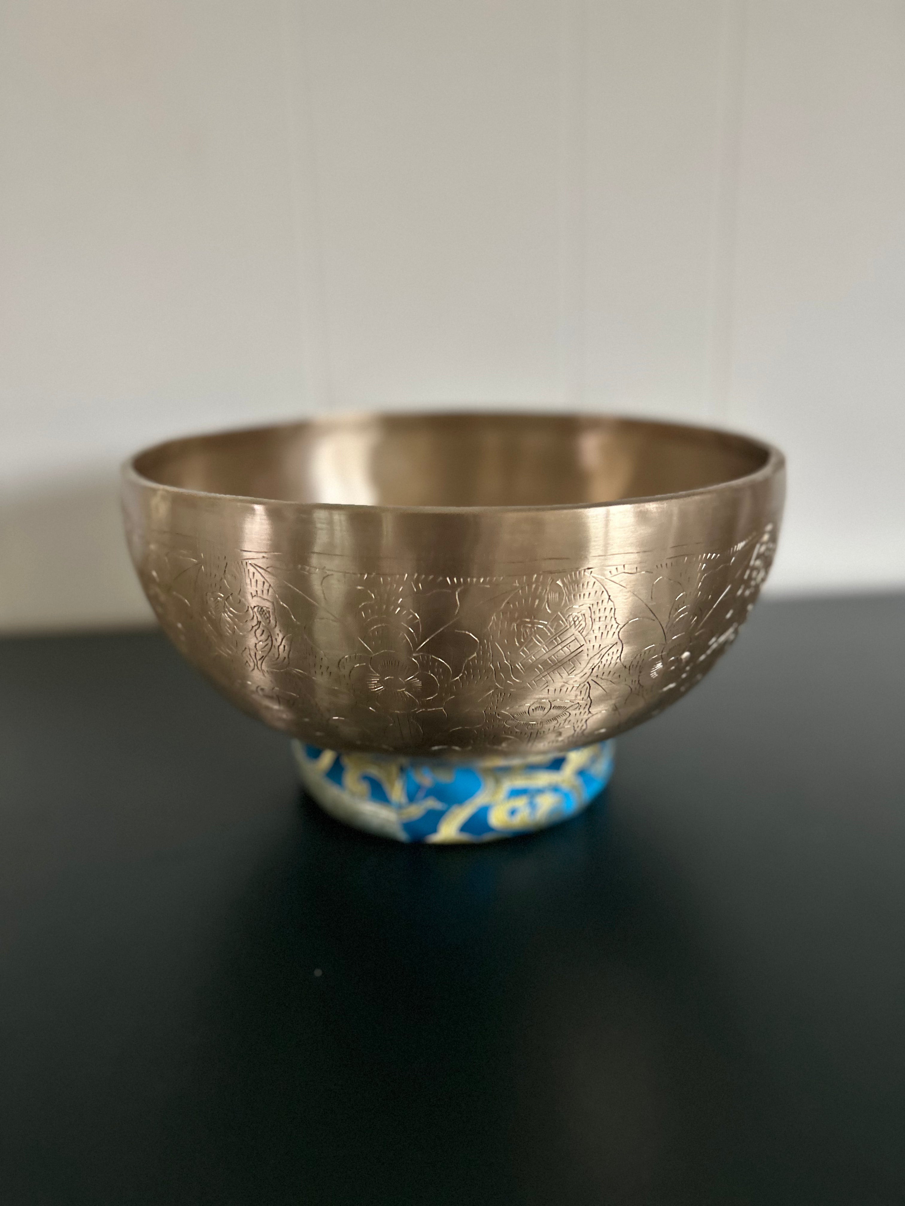The Golden Leaf Bowl: 10.5 inch | 3rd Octave Subtle Etchings - view 8