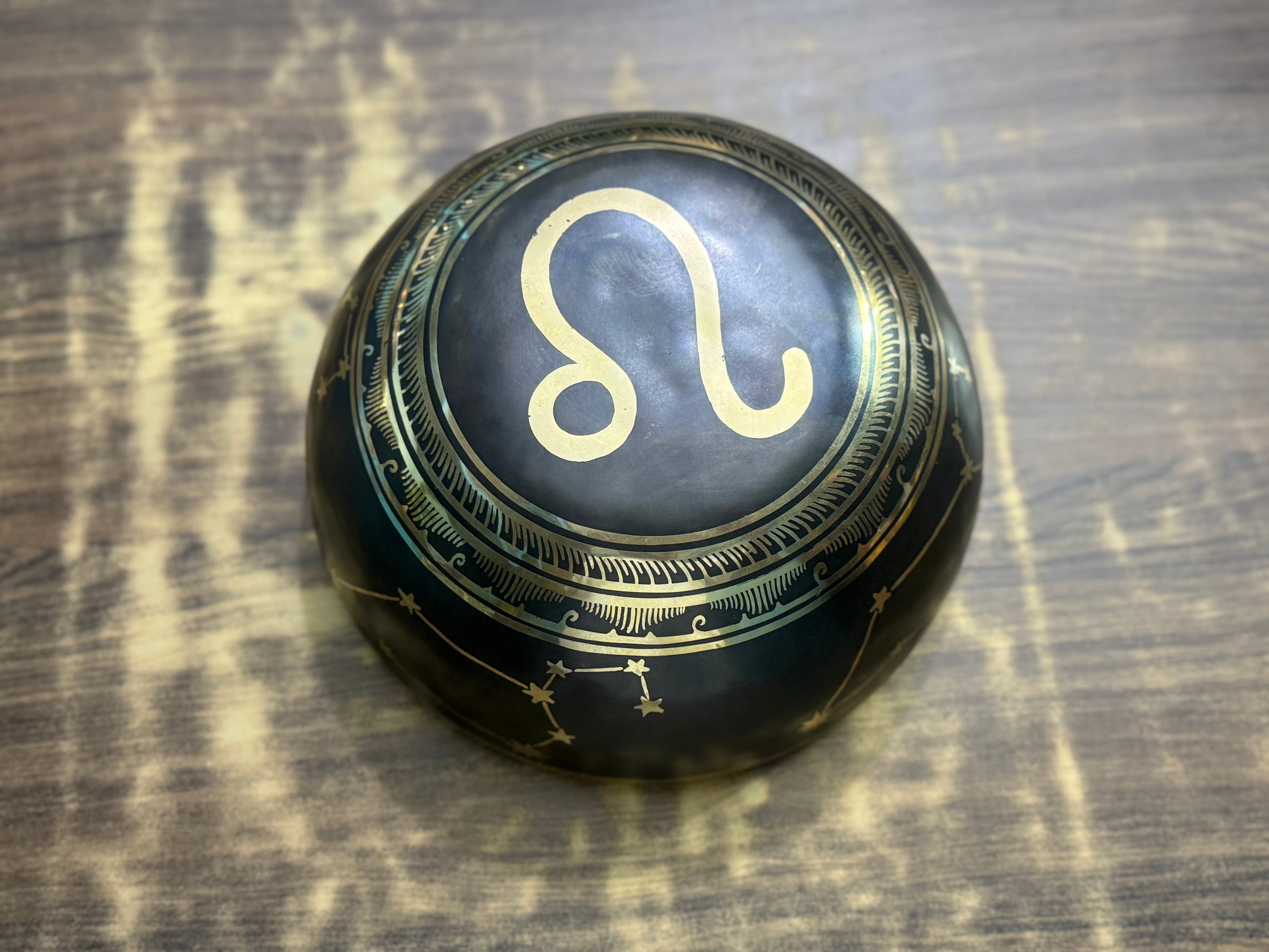 The Leo Singing Bowl - 9 inch Large | Handmade In Nepal - view 3