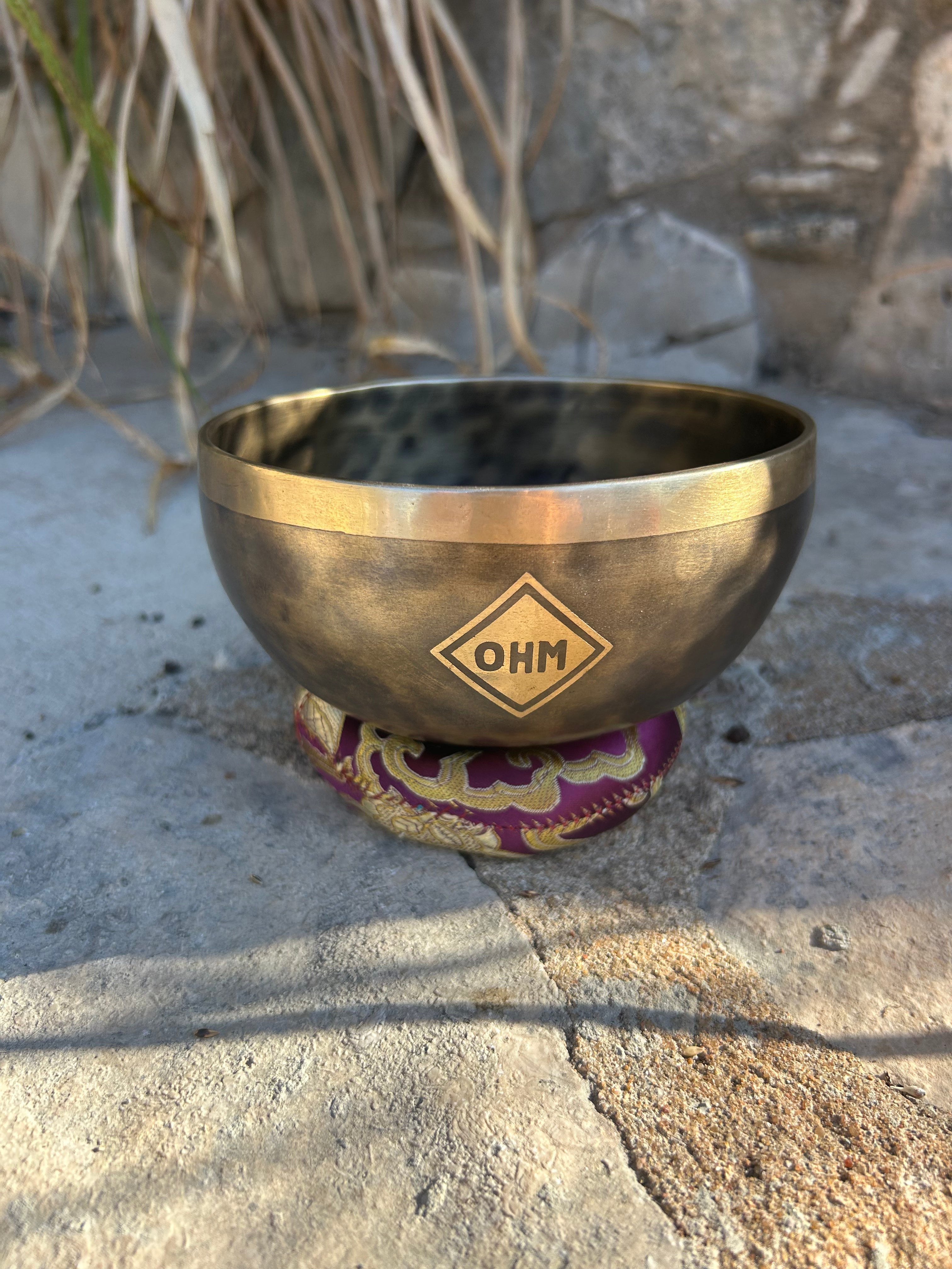 The Ohm Store E Note 4th Octave - Legacy Collection Handmade Bronze Makers Mark Singing Bowl - view 2