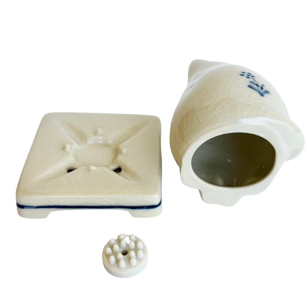 Nippon Kodo PORCELAIN INCENSE BURNER - Cat (White Finish)