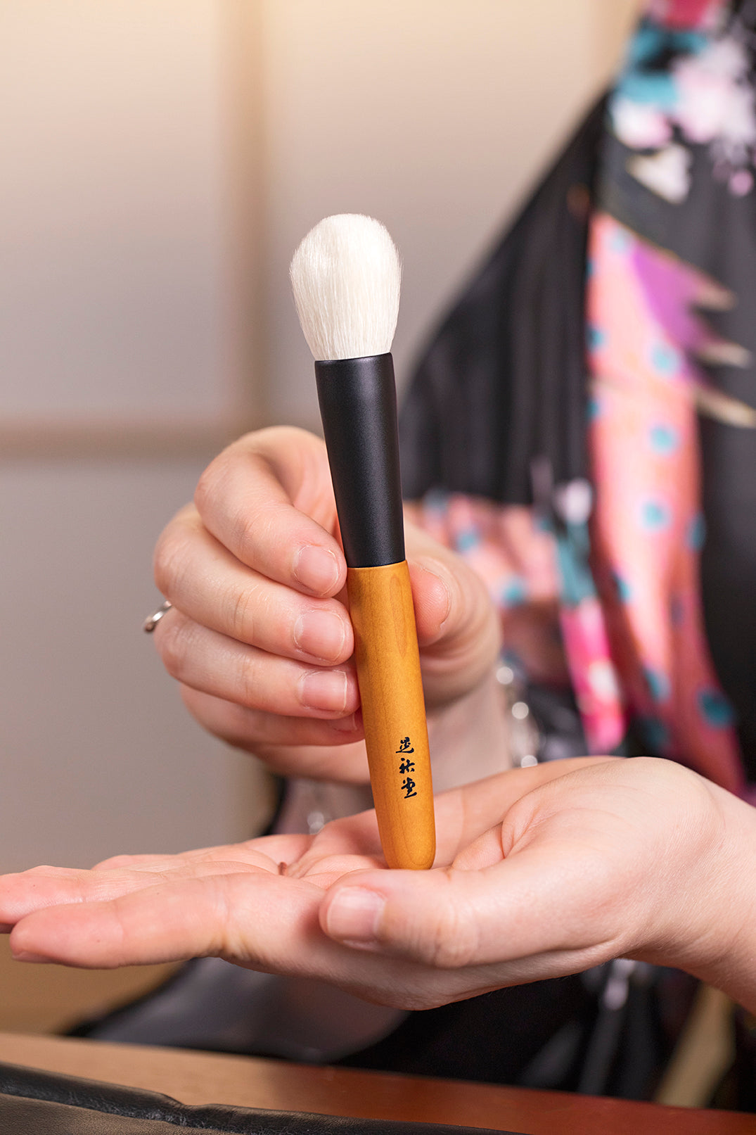 Koyudo Kakishibuzome KSZ-03 Cheek Brush - view 2