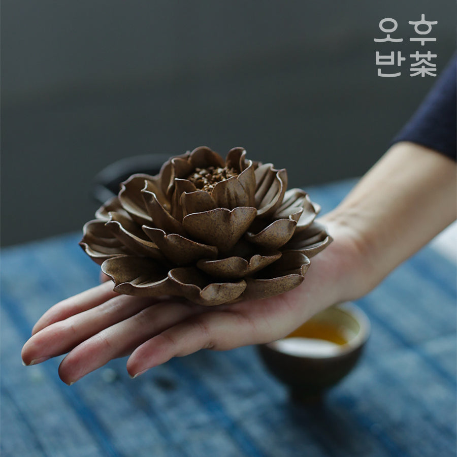 KOHGANE Korean Ceramic Lotus Holder Stand - Tea Ritual Object - view 4