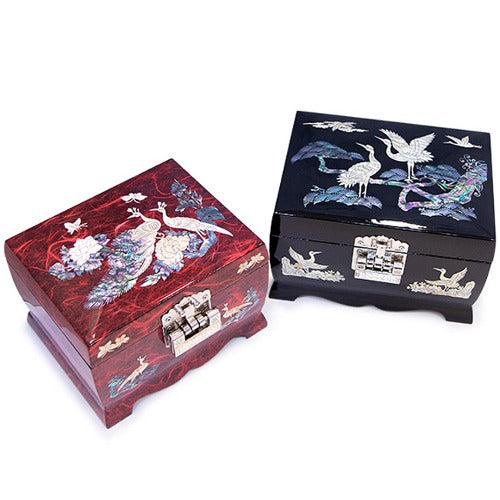 Najeon Mother-of-Pearl Jewelry Box (by Oh Myung-ho)