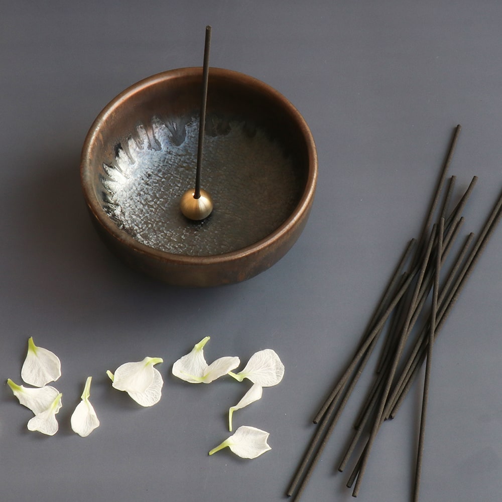 Asayu Japan Zen Black and Gold Incense Holder