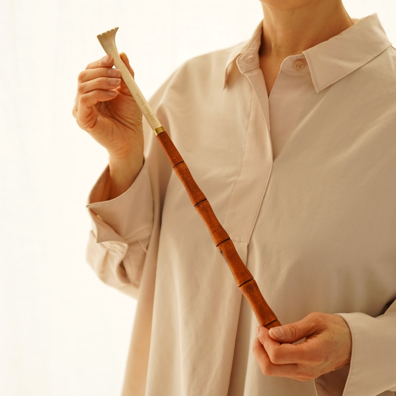 Bangjja Brass Ottchil Back Scratcher (Woody) - view 3